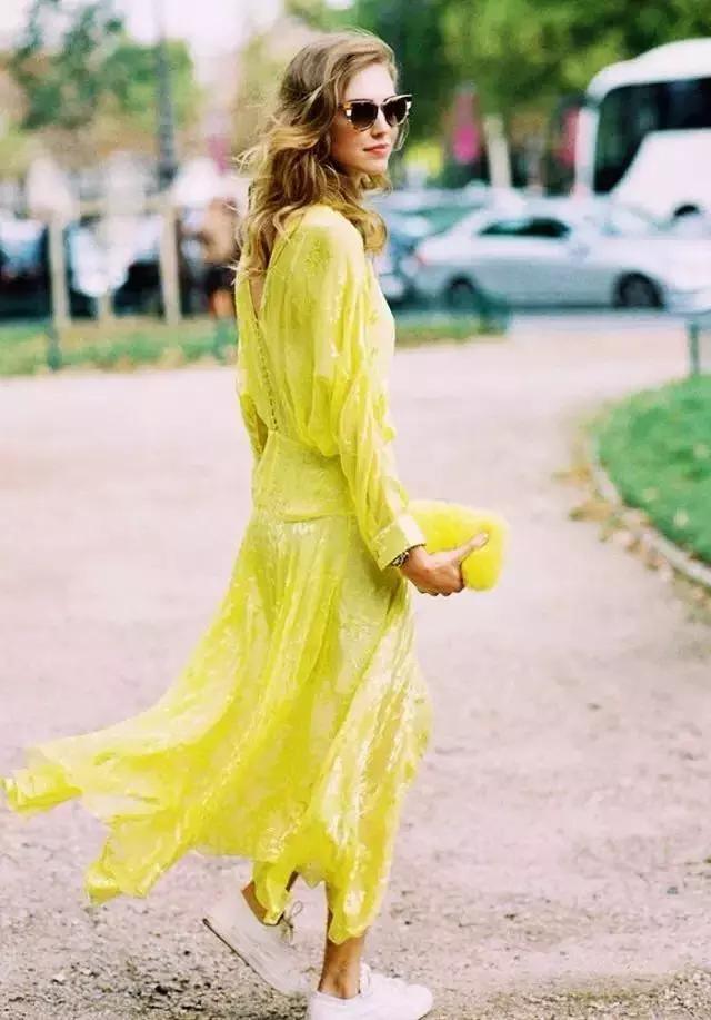 时髦就得穿高跟鞋？！nonono小白鞋也可以