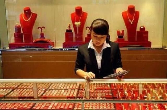 去金店以旧换新时，谨记“3不要”，多亏行内人提醒，差点吃亏