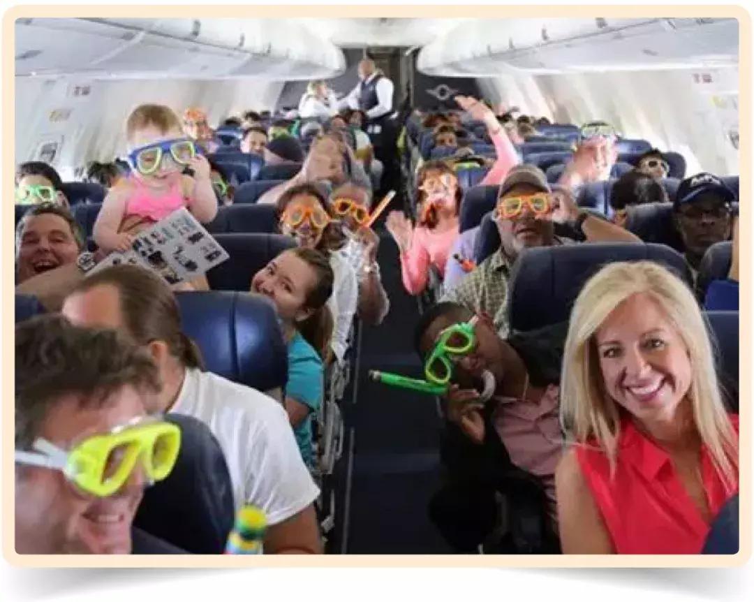 空姐在飞机上的坐姿,空姐坐飞机的奇葩经历