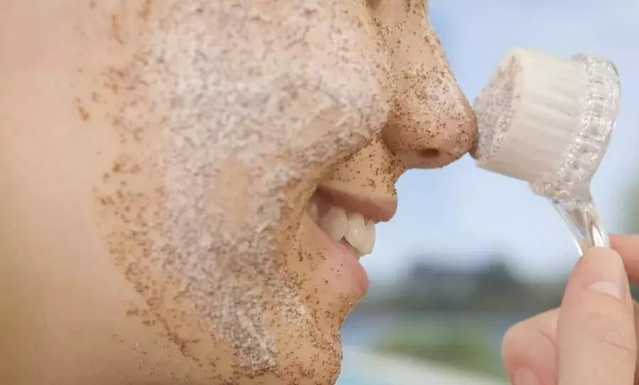 油脂型毛孔粗大怎么护理,毛孔粗大油光满面日常该如何清洁