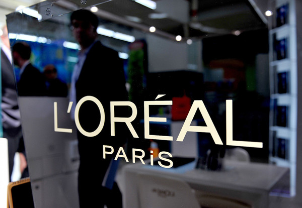 李佳琦、薇娅联手*制抵**，央视点名批评，知名美妆欧莱雅跌落神坛