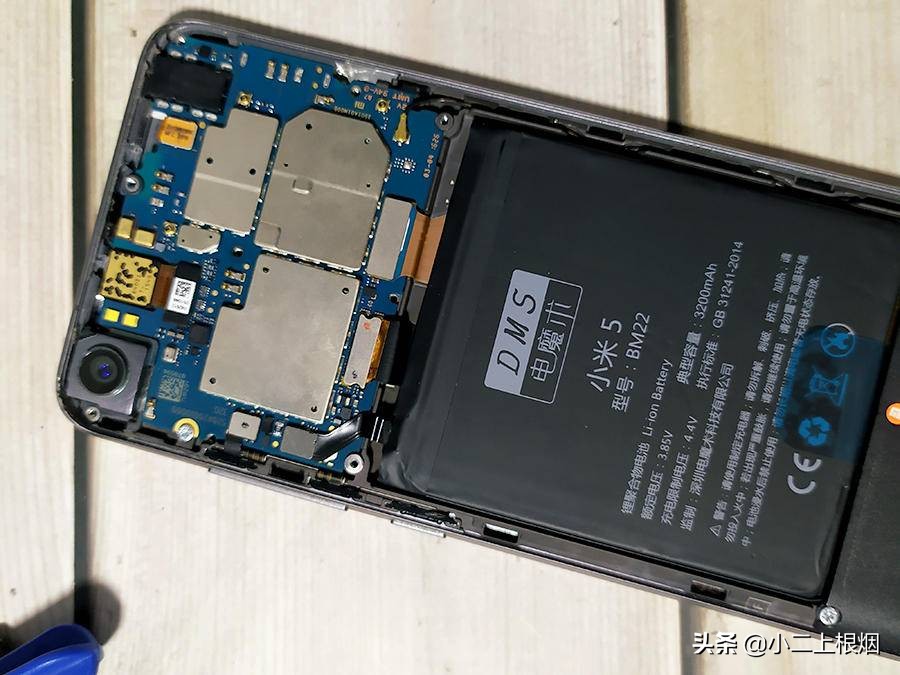 小米5手机电池不耐用怎么办,用5年的手机换了电池效果不大