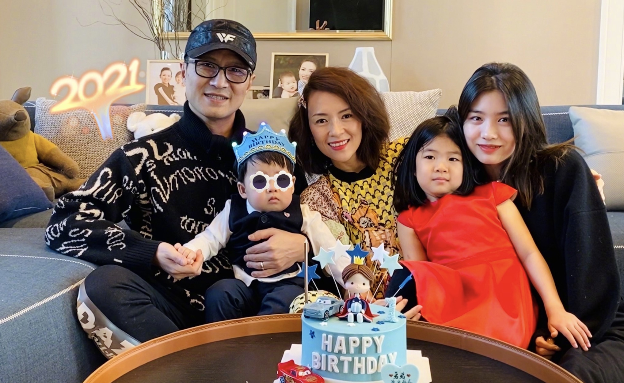 小苹果章子怡跳舞视频,章子怡继女小苹果晒跳舞视频