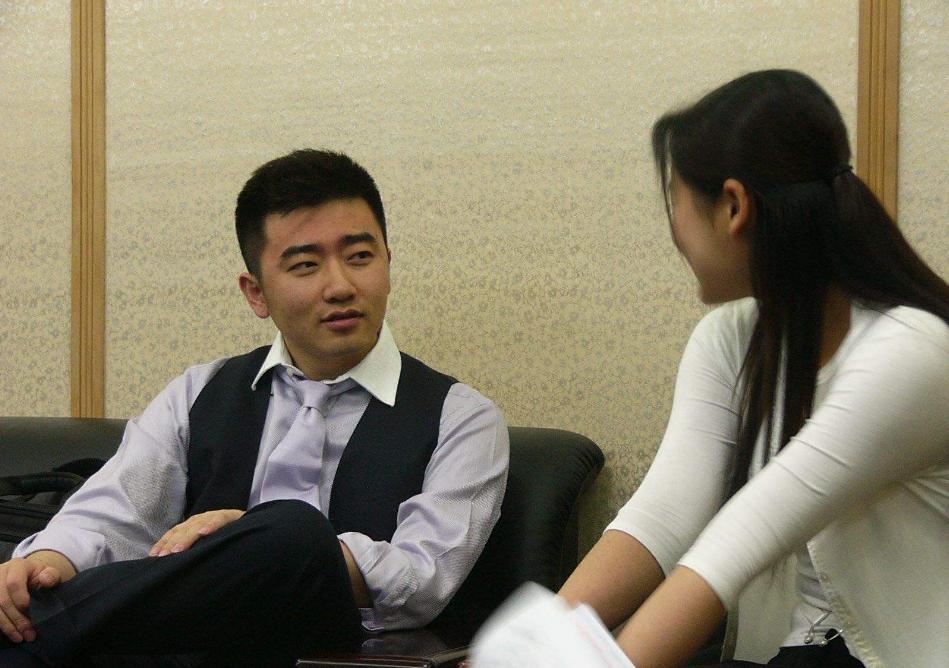 央视主持芮成钢，曾是高考状元世界红人，为何会沦为“阶下囚”？