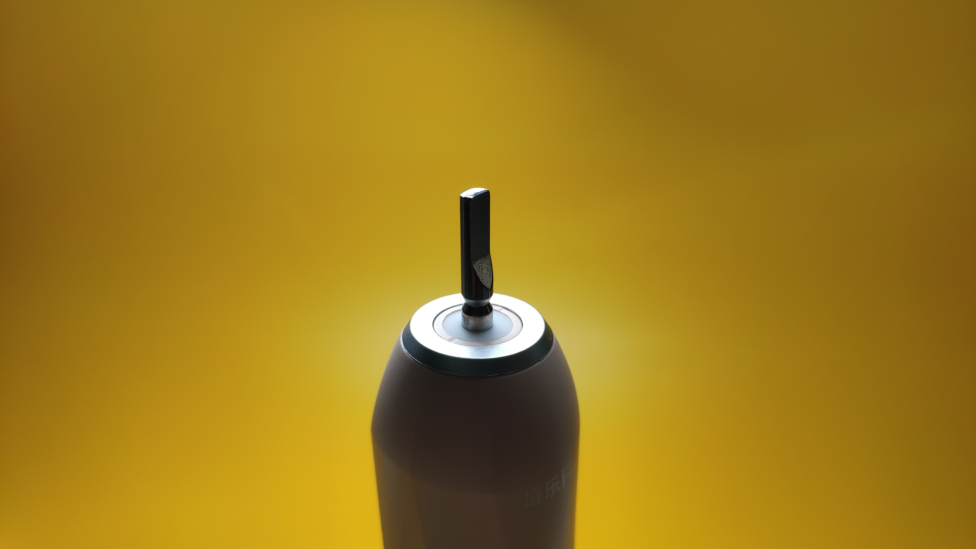 扉乐电动牙刷白色和粉色区别,扉乐电动牙刷不伤牙齿