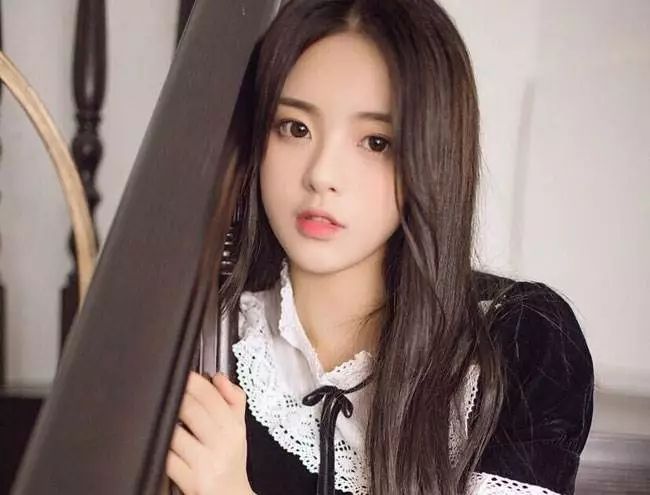 20岁杨超越一年收入,杨超越巅峰时期的收入