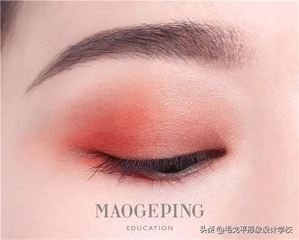 怎么避免眼妆脏,怎样防止眼妆脱落