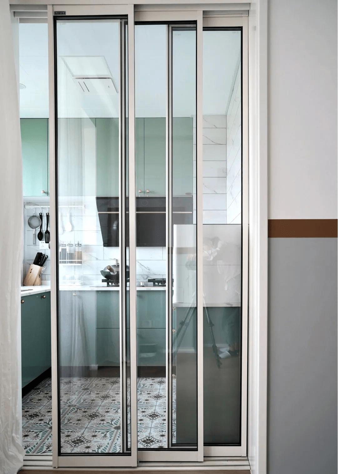 什么样的推拉门好看又实用,家庭式玻璃推拉移门最新款式