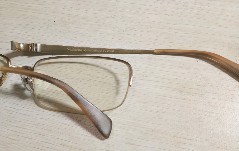 眼镜架抛光和不抛光有什么区别,眼镜架不平正常么