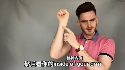 你穿什么颜色显瘦,你穿哪个颜色显白