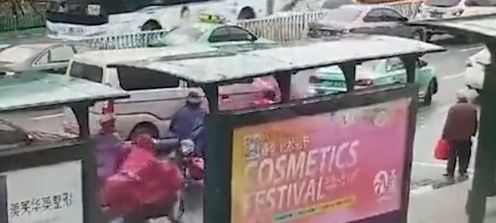 财神爷当街大方派钱？台湾103岁老人发明的床上功夫？