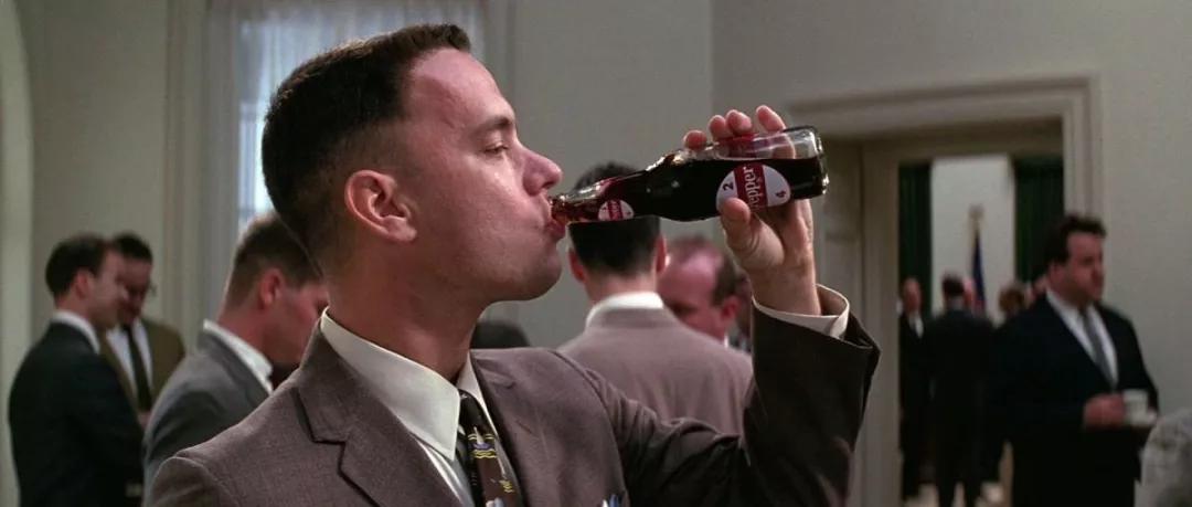 你喝的不是气泡水,是社畜撒不出去的窝囊气