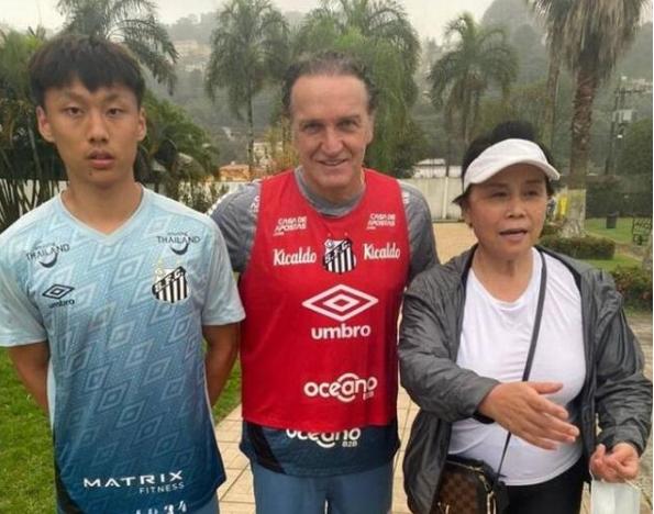 中国足球小将加盟欧洲,中国小将签约巴西足球