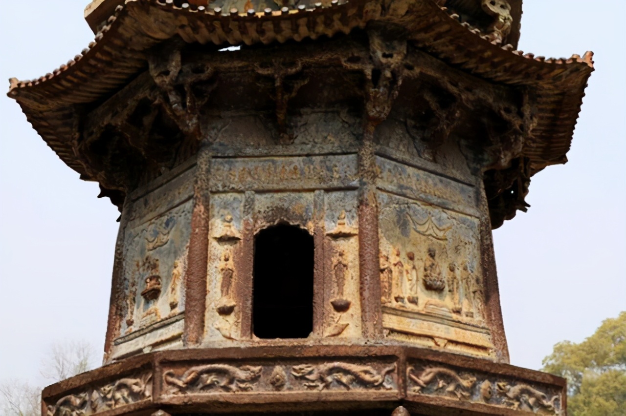 玉泉寺铁塔真实图,玉泉寺铁塔千年不倒之谜是什么