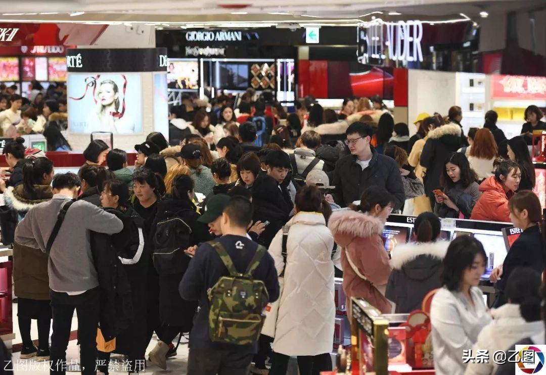 中国游客时隔9月再现韩国免税店,中国游客挤爆韩国免税店