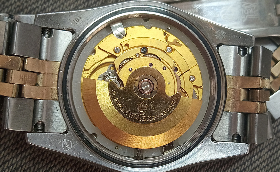 用专用工具开手表后盖换电池,用什么工具可以把手表后盖打开