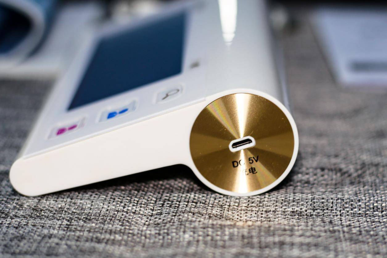 乐心血压计i7,乐心血压计i7怎么换电池