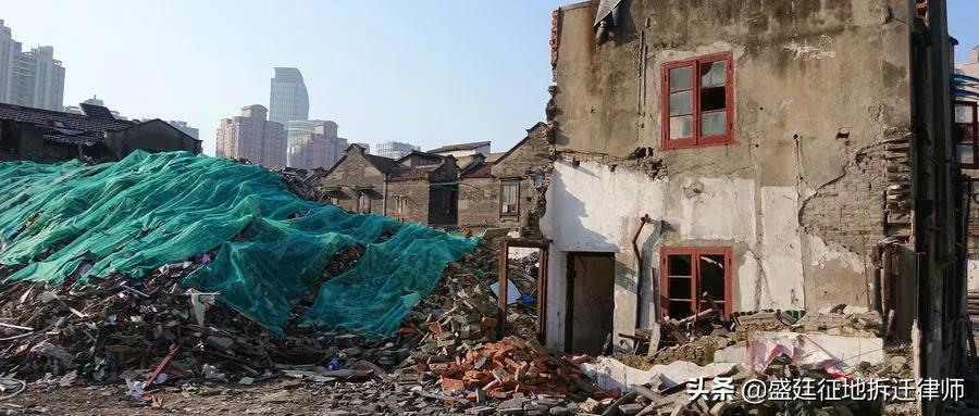 邻居家拆房把我家房弄塌了,农村拆房子导致邻居房子受损