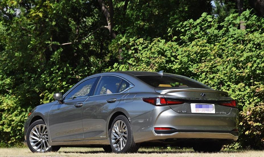 雷克萨斯es200胖哥试驾,陈震雷克萨斯es200深度试驾