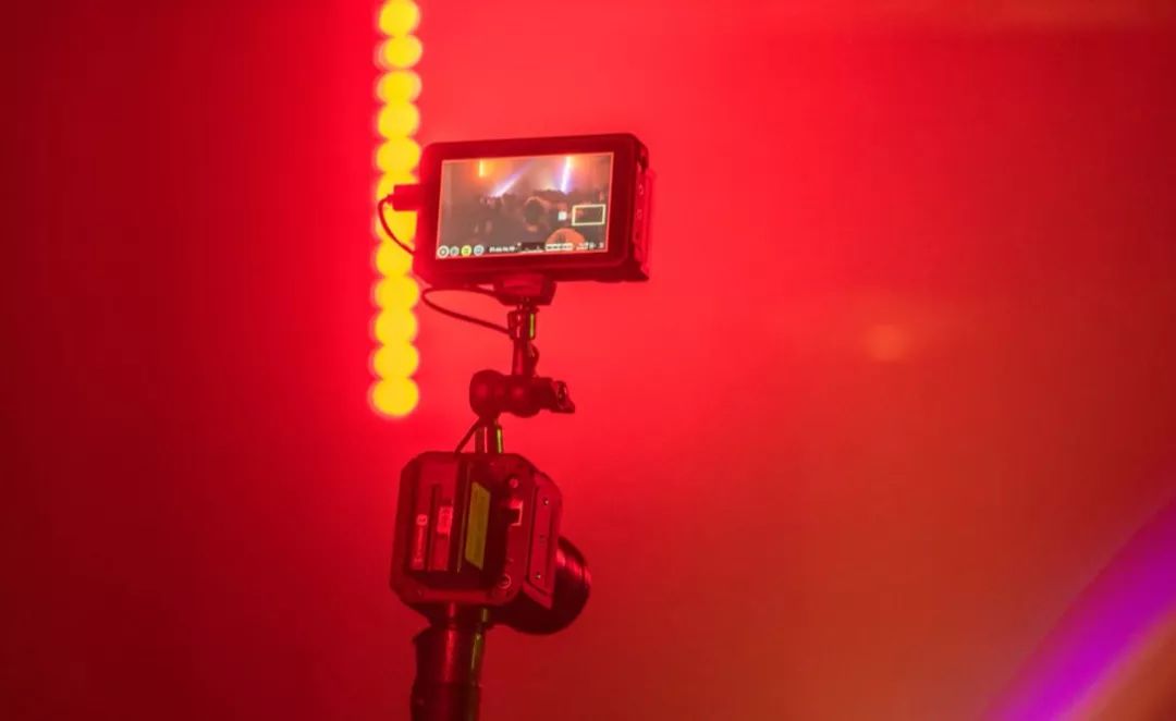 方便竖屏拍摄的4K120帧电影机——ZCAME2