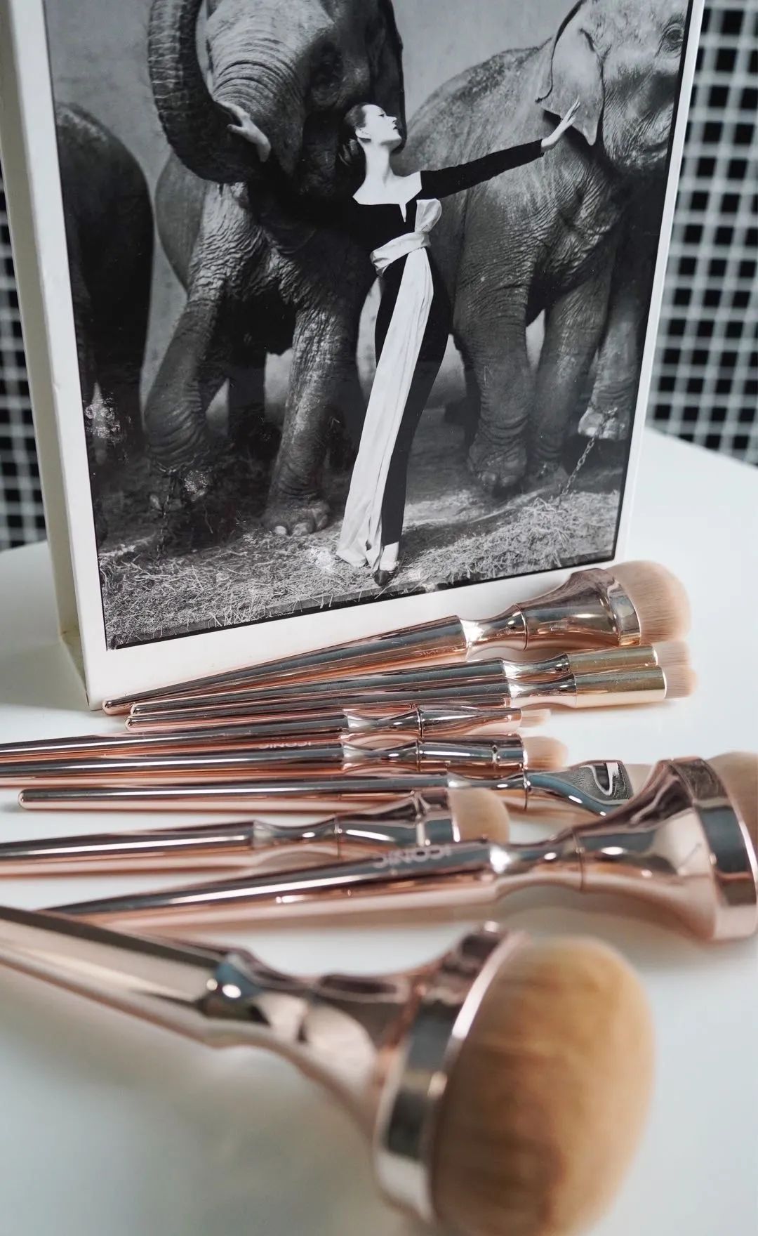 我终于找到比美妆蛋省粉100倍的宝藏刷子