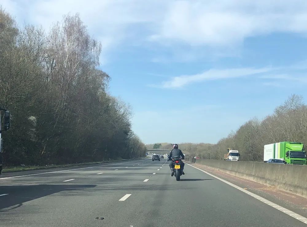 在英国开车自驾游,英国自驾游20000够吗