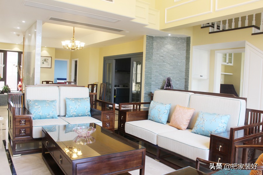 选择一张舒适的沙发很重要,享受生活从这一刻开始