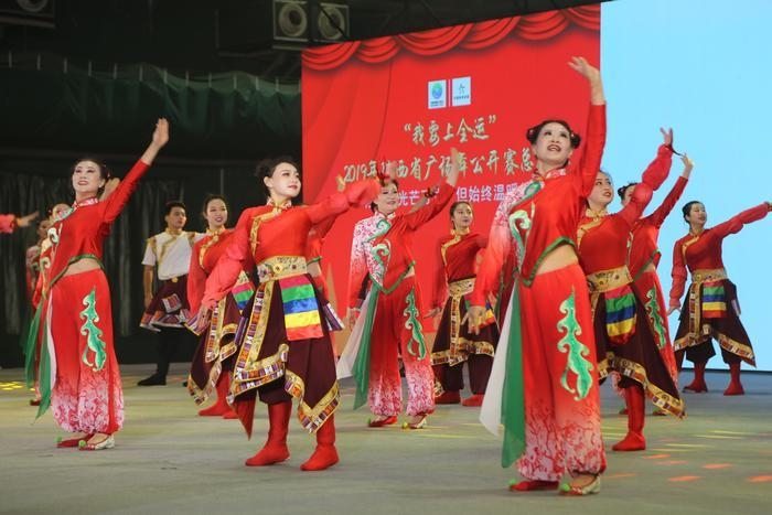 广场舞登上大雅之堂“我要上全运”陕西省广场舞公开赛火热举行