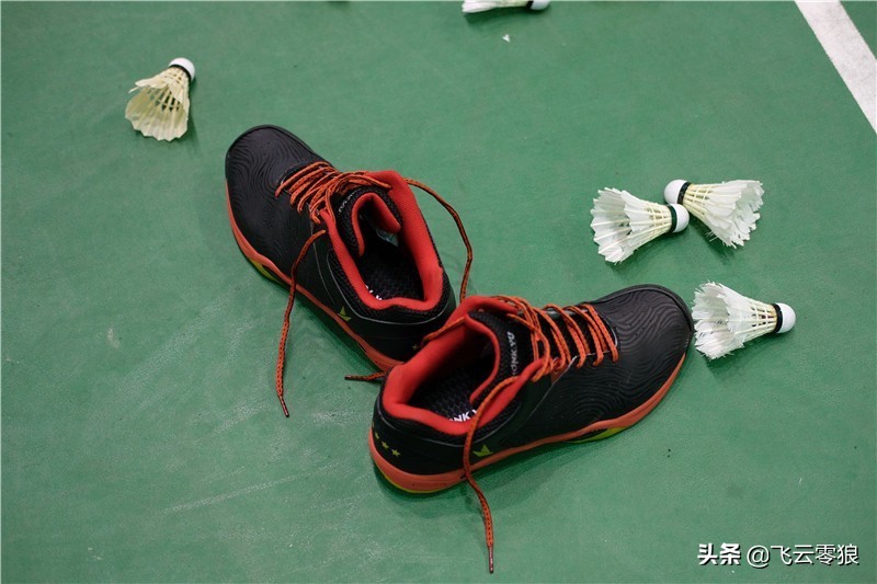 中羽高评分的羽毛球鞋,羽毛球鞋初学者推荐评测
