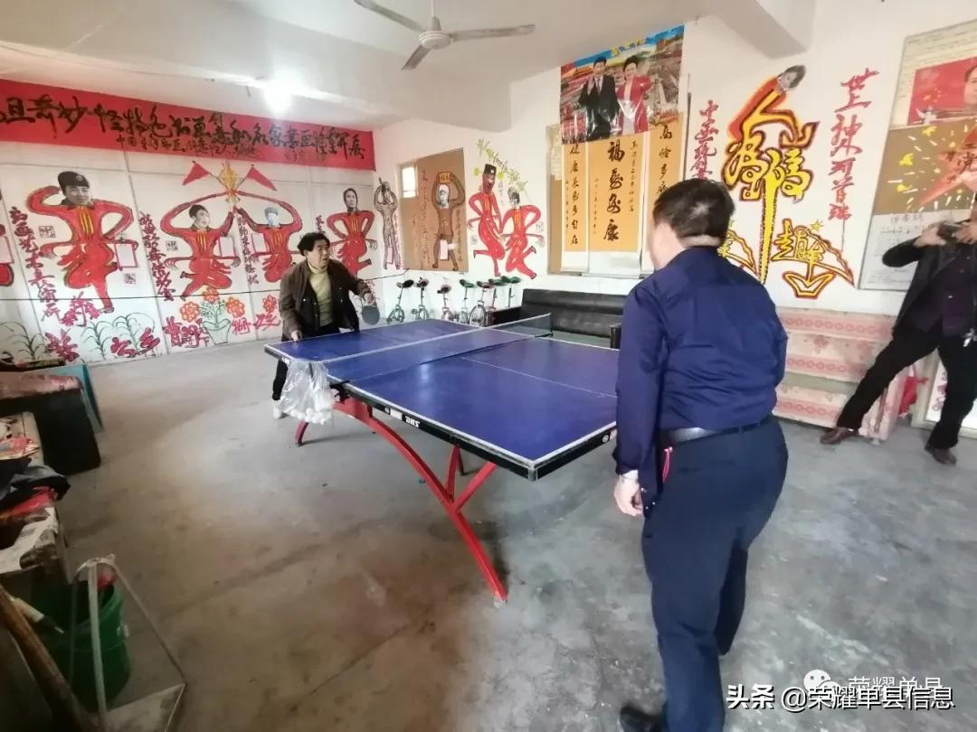 大衣哥朱之文的家乡：88岁的赵鸿燊能倒立、骑独轮车