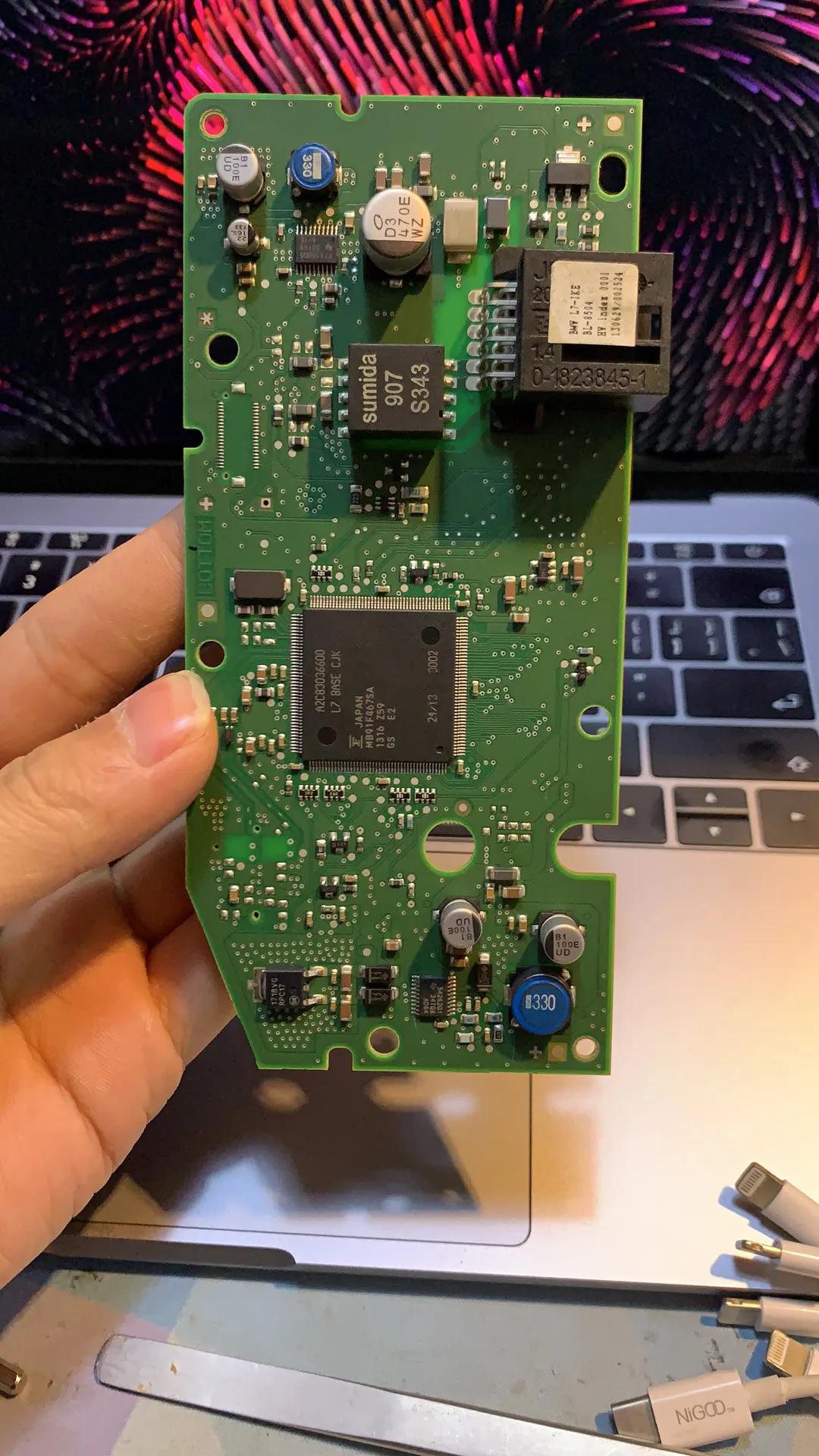 宝马mini发动机拆解,拆机阿尔派导航一体机