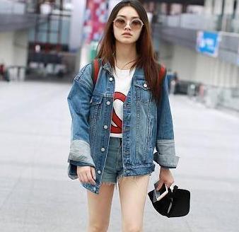 林允自曝买盗版电影和A货，原来女神这么接地气