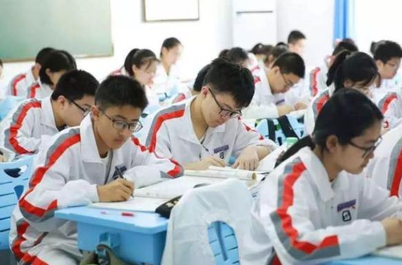 高考分数相差100分真的差很多吗,高考分差和分数要怎么对比