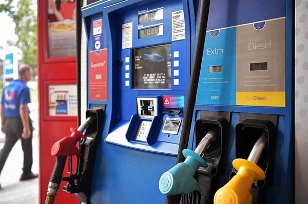 加油站加油猫腻,加油站枪有猫腻视频