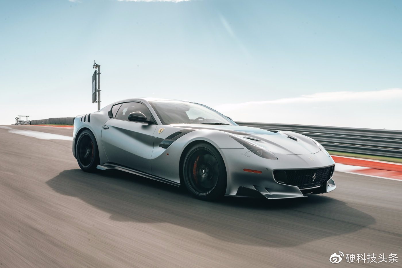 明基pd2700q和戴尔2722dx,明基pd2706u磨砂和苹果显示器对比