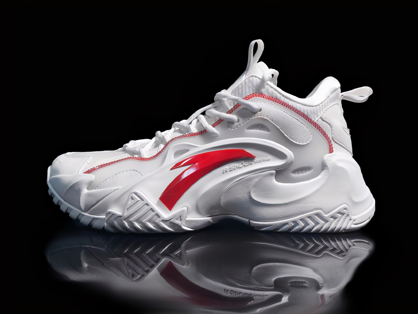 安踏韦德战靴,安踏碳板跑鞋第几代更帅