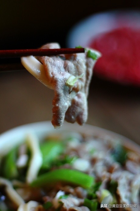 做手擀面用不用醒面,做手擀面里面需要加鸡蛋吗