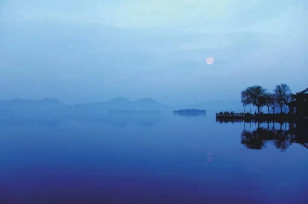 写秋韵的古诗有哪些,学生时代学过描写秋风节气的古诗