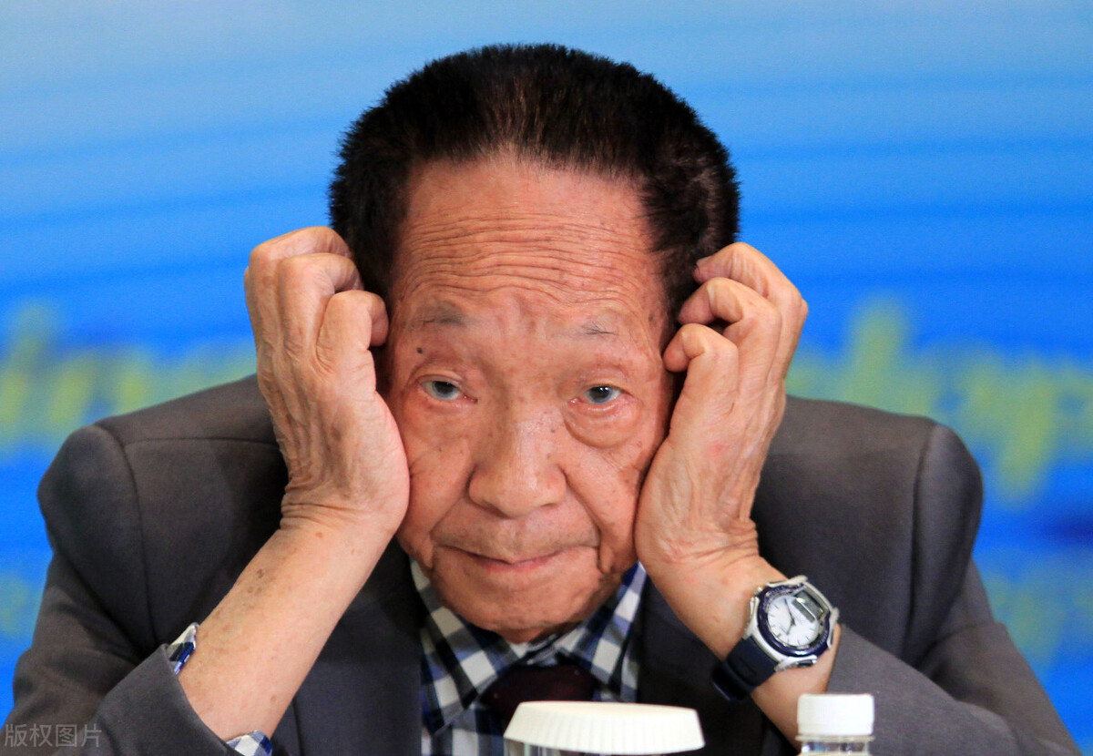 袁隆平谈年轻时游泳,袁隆平看足球