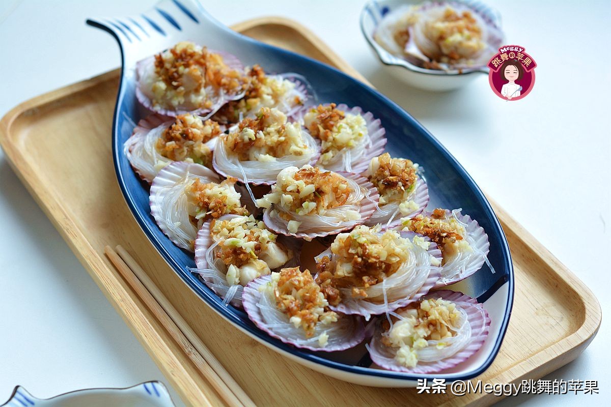 蒜茸粉丝扇贝的做法窍门,烧烤蒜蓉扇贝的做法视频教程