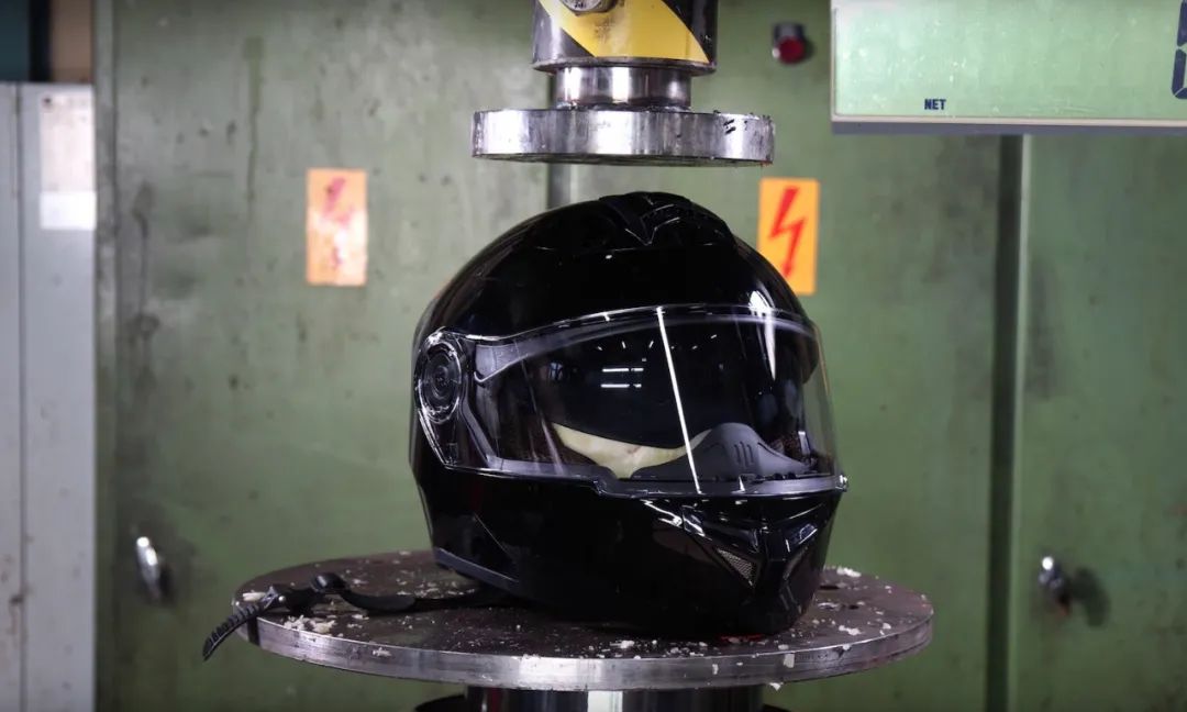 亮盔怎么保养,老头盔防雾