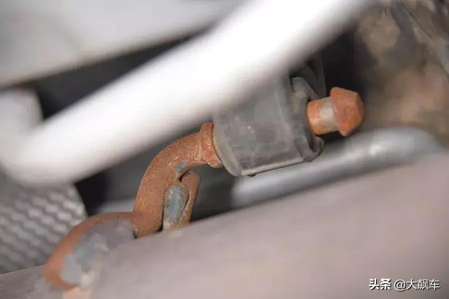 渗油、生锈、铁油箱，悬架换成铝合金