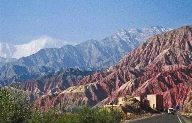 新疆喀什到巴基斯坦需要怎么过去,喀什通巴基斯坦公路