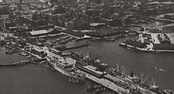 日本最著名站街女：拉客到74岁，等着一个永远等不到的客人…