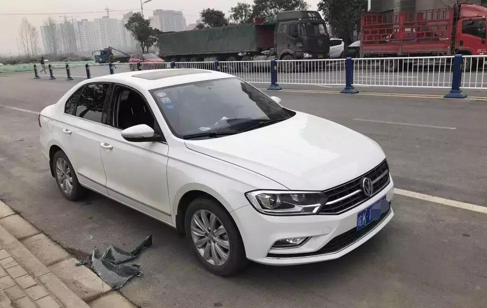 阜阳城南车辆被砸,阜阳高速时代华府车祸