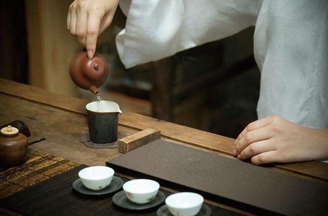 低质量社交不如高质量独处的人,想低质量的社交不如高质量的独处