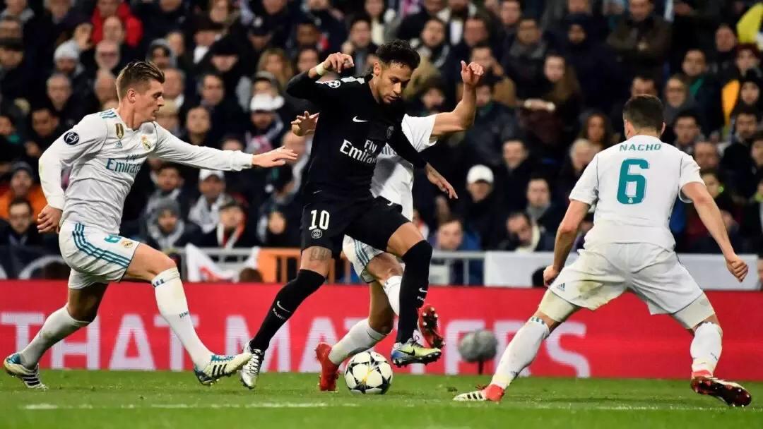 足球教学踢球前的准备姿势,足球接球热身训练10个动作