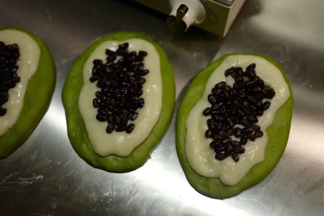 万人定闹钟早起云约早饭，为了去世界各地摆摊卖小吃做准备