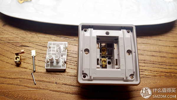 无边框开关插座,无边框开关插座拆解