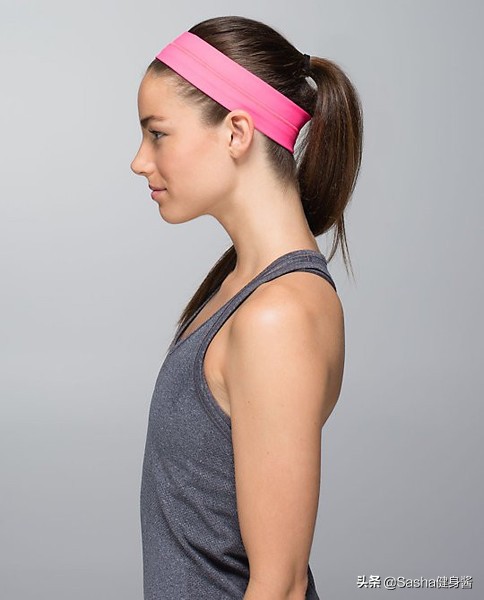 一招改善圆肩驼背头前倾,圆肩驼背矫正最有效方法坐着